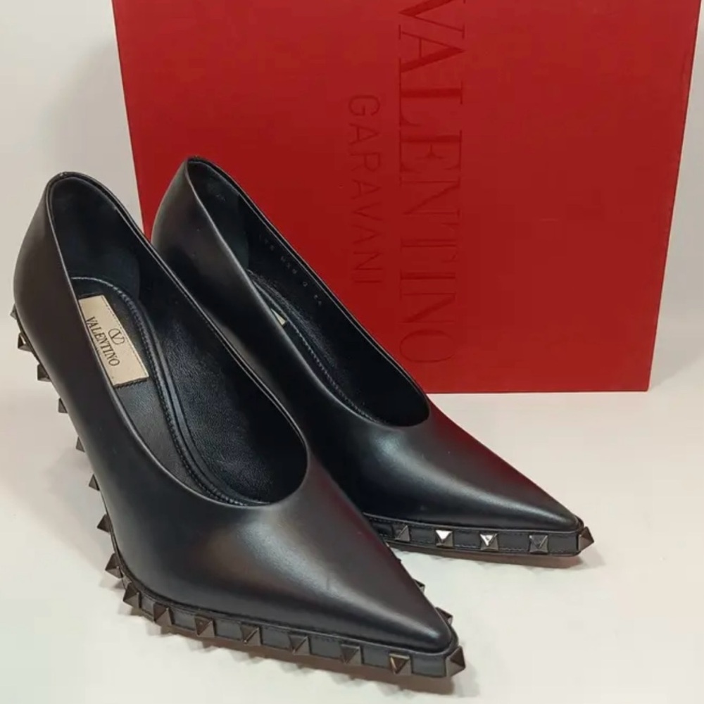 Valentino Rockstud Accents Leather Pumps